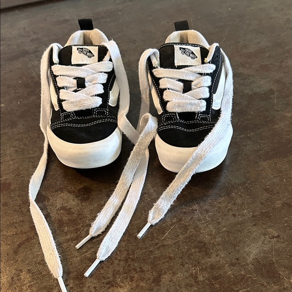 Vans Knu Skool Black and White Low-Top Skate Sneakers - Picture 13 of 14